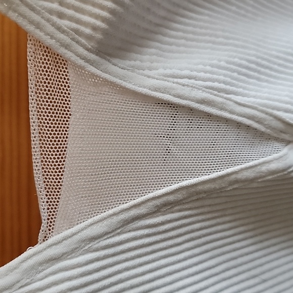 Free People cami/tank top.  Xs-s.  White with lots of stretch.  EUC - Picture 2 of 5